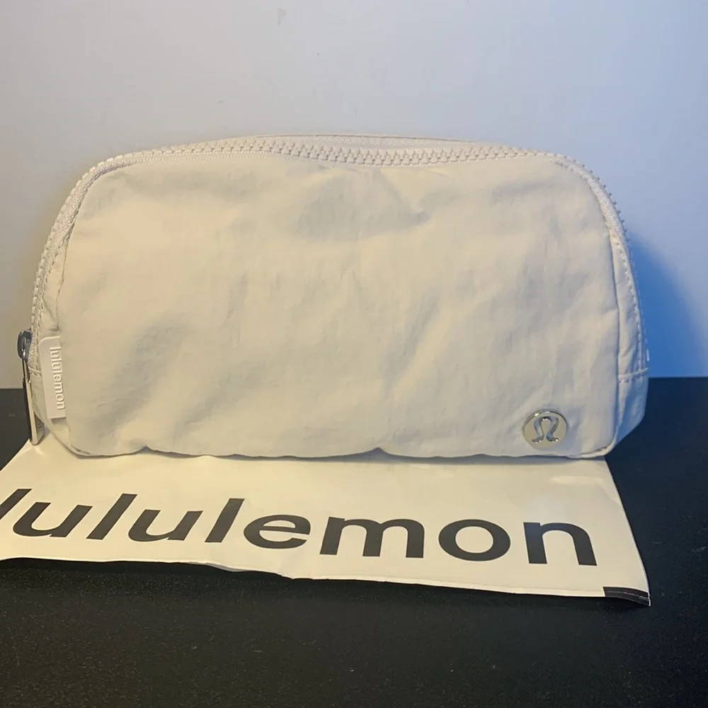 NWT LULULEMON EVERYWHERE BELT BAG WHITE OPAL - Picture 3 of 8